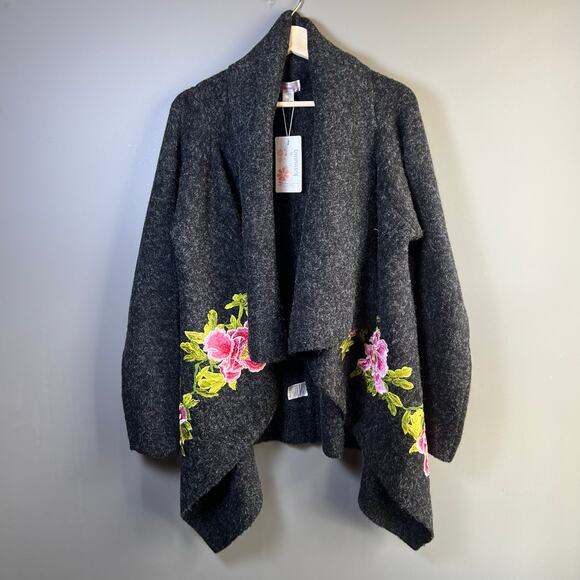NWT Kamana Gray Floral Open Cardigan Sweater (missing belt) Size Large - Picture 1 of 7